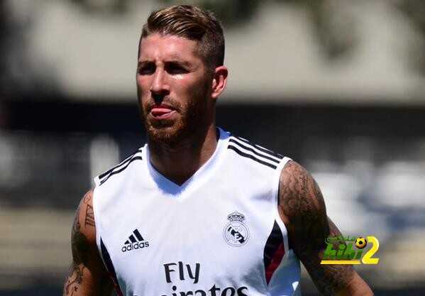 صورة : مشجعو ريال مدريد يرفضون مبادلة راموس بدي خيا