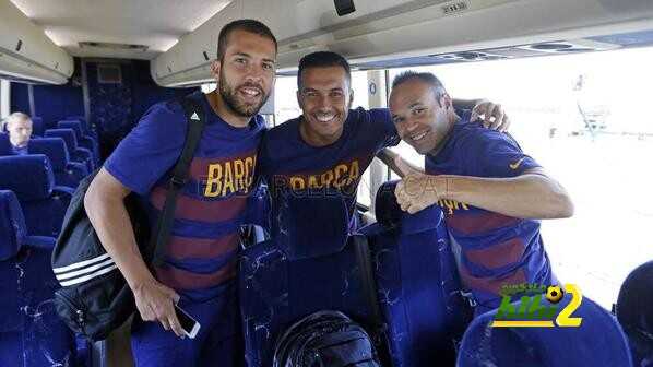 صور : نجوم برشلونة بعد وصولهم إلى لوس أنغلوس