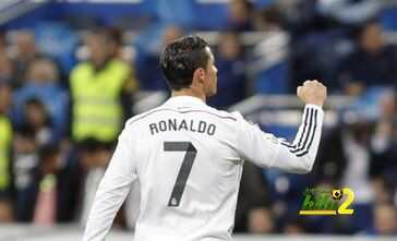 رونالدو يهدي عمال ريال مدريد 20 هاتفاً محمولاً