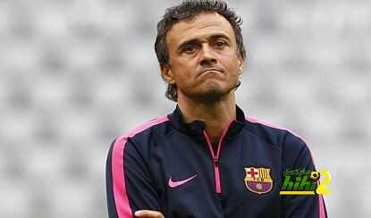 صورة : انريكي يتدرب رفقة لاعبي برشلونة