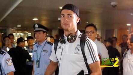 صورة : لاعبو ريال مدريد يلبون طلبات مشجعيهم في الصين