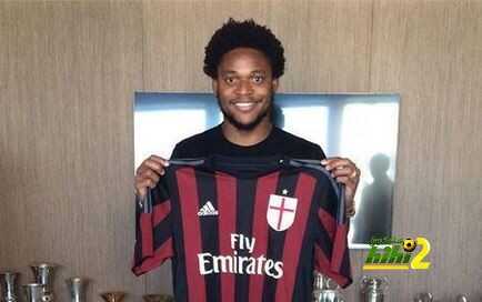 لويز ادريانو : ميلان عظيم وسعيد للتواجد هنا