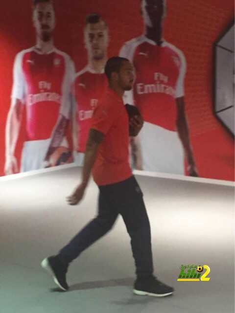 CLZ5N1QUEAA4OPs