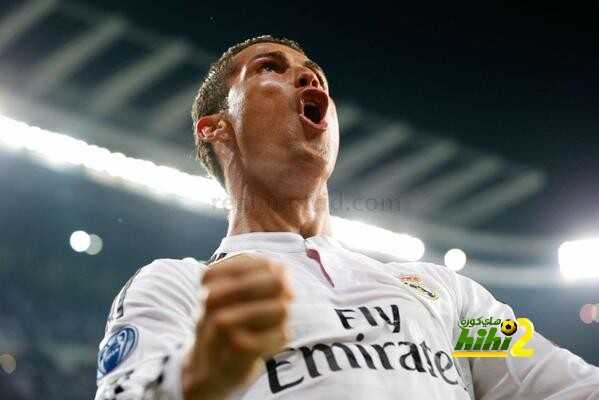 صورة : رونالدو ريال مدريد يتفوق على رونالدو مانشستر يونايتد بجدارة