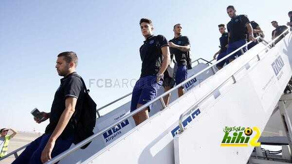 صور : وصول لاعبي برشلونة الى مطار جورجيا