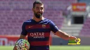 صورة : توران يلتقط صورة مع الكأس ..!