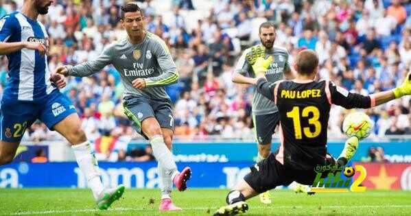 صورة : سعادة لاعبي ريال مدريد بالسداسية أثناء العودة للديار