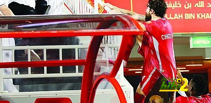 فيديو : تشيكو فلوريس لاعب لخويا يعتدي علي مشجع هلالي