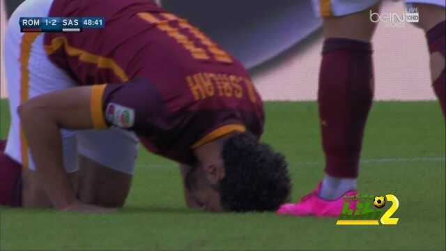 سجود محمد صلاح عقب تسجيله هدف التعادل لروما