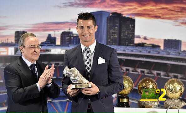 كريستيانو يتسلم جائزة الهداف التاريخي لريال مدريد