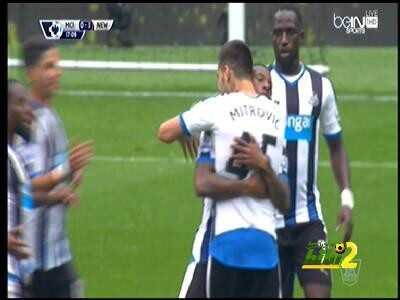 فرحة لاعبي نيوكاسل بالتقدم على السيتي
