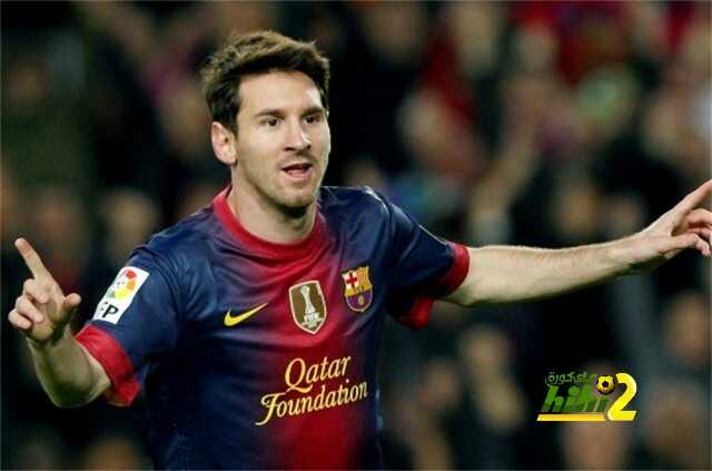 صورة : ميسي يهدي قميصه لايزكيل هام ضحية كارلوس تيفيز و اللاعب يشكره