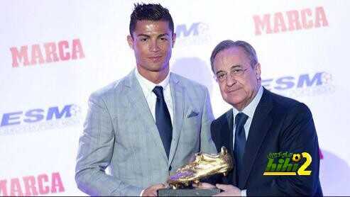 رونالدو يهدي مشجعي ريال مدريد حذاءه الذهبي الرابع