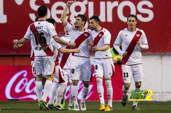 رايو فاليكانو يضرب برشلونة بالهدف الاول