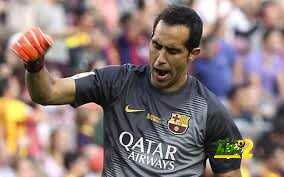 كلاوديو برافو ينقذ شباك برشلونة من هدف محقق