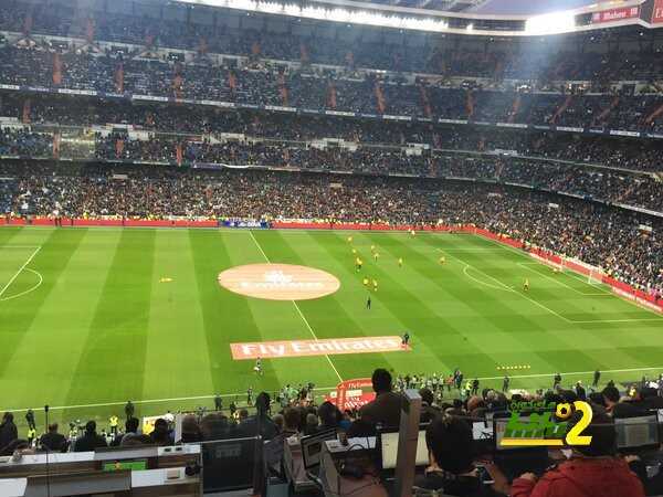 صور : إحماء نجوم برشلونة على ملعب البيرنابيو