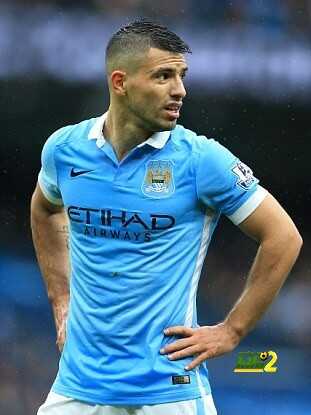 30EFC05300000578-3438515-Sergio_Aguero_does_his_best_catalogue_model_pose-a-25_1455018472823