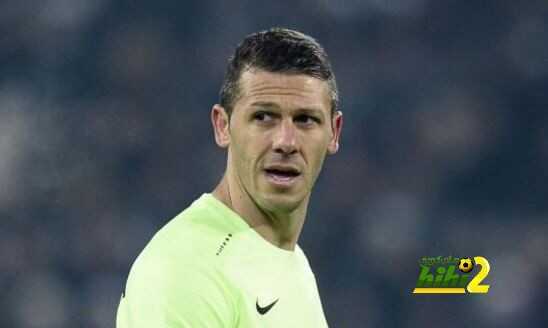 مدافع مانشستر سيتي قد يستمر بالدوري الانجليزي
