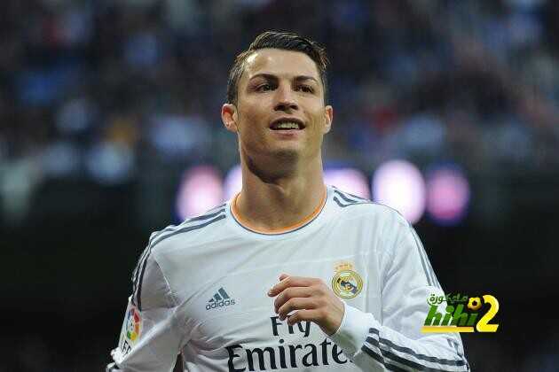 فيديو : طفل ترك مكانه لرفع شعار دوري الأبطال واتجه لعناق كرستيانو رونالدو