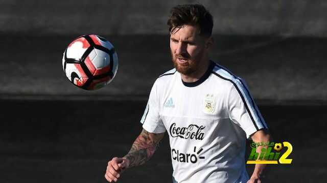 ميسي يُغرم الصحفي المدريدي ويتبرع بالغرامة للأعمال الخيرية