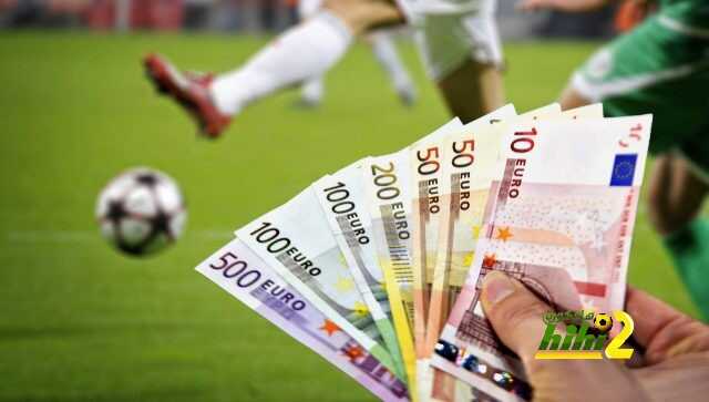 Illustration - UEFA - Champions League - 25.11.2009 - Foot Football - photomontage photo Montage - largeur action attitude ballon ballons Argent Monnaie symbole billet billets euros euro ballon 05173498
