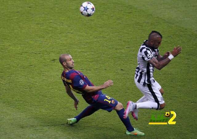 برشلونة ينجح في الحفاظ على مدافعه ماسكيرانو