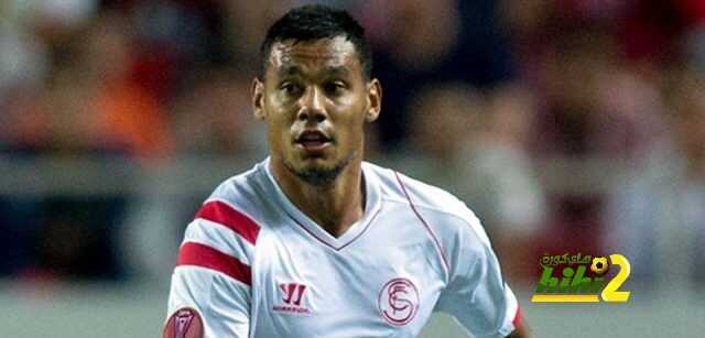 لاعب نادي إشبيلية يرفض عرضين من الدوري الإنجليزي الممتاز !