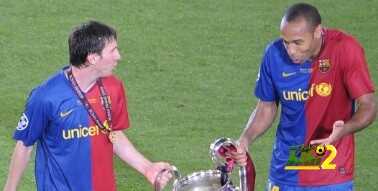 نجم برشلونة السابق يحتفل بعيد ميلاده الـ39