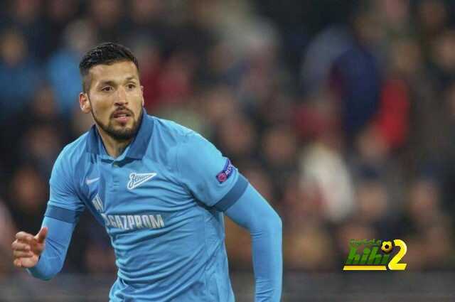 فالنسيا يفاوض مدافع زينيت الروسي لتعويض رحيل موستافي