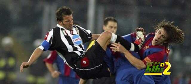 del-piero-y-puyol-disputando-el-balon_346349