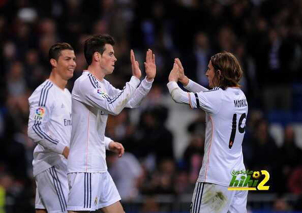 ريال مدريد يقترب من تجديد عقد رباعي الفريق