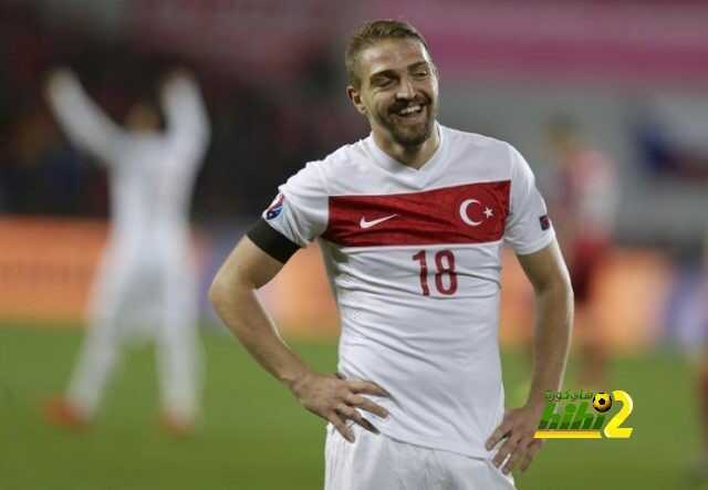 إركن يتهم دي بوير بالعنصرية بعد استبعاده من إنتر ميلانو