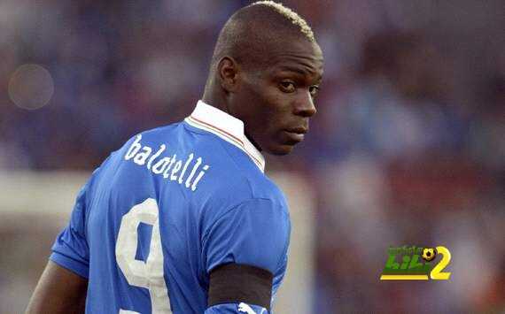 وكيل أعمال اللاعب: رفضت عودة بالوتيلي للكالتشيو