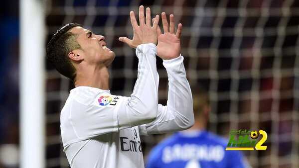 صورة : مشجعو ريال مدريد يتفقون مع زيدان ضد رونالدو