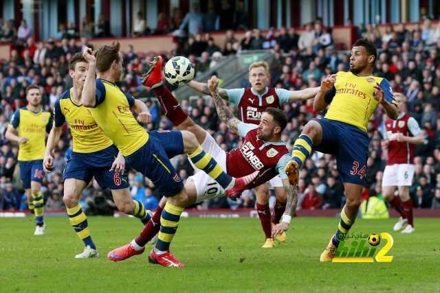 Football - Burnley v Arsenal - Barclays Premier League - Turf Moor - 11/4/15 Burnley's Danny Ings has a shot at goal Action Images via Reuters / Jason Cairnduff Livepic EDITORIAL USE ONLY. No use with unauthorized audio, video, data, fixture lists, club/league logos or "live" services. Online in-match use limited to 45 images, no video emulation. No use in betting, games or single club/league/player publications. Please contact your account representative for further details.