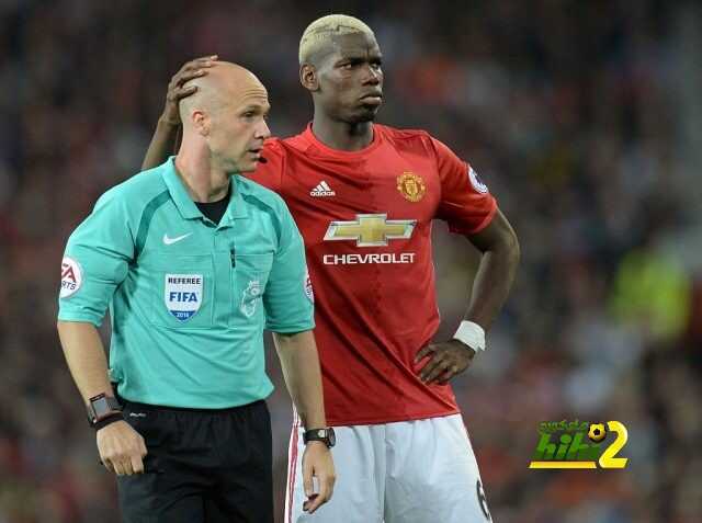 إعتراض من جمهور ليفربول على حكم مباراة الكلاسيكو أمام مانشستر يونايتد
