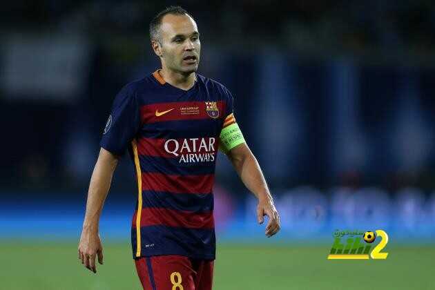 برشلونة يخطط لإبقاء إنيستا مدى الحياة في النادي
