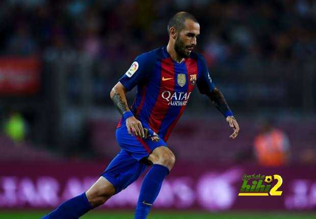 المدير الرياضي لبرشلونة: فيدال عليه العمل أكثر وأن يثق بنفسه.. وأدريانو مثال