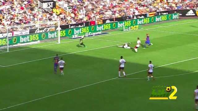 فالنسيا يُطالب بركلة جزاء والحكم لايستجيب