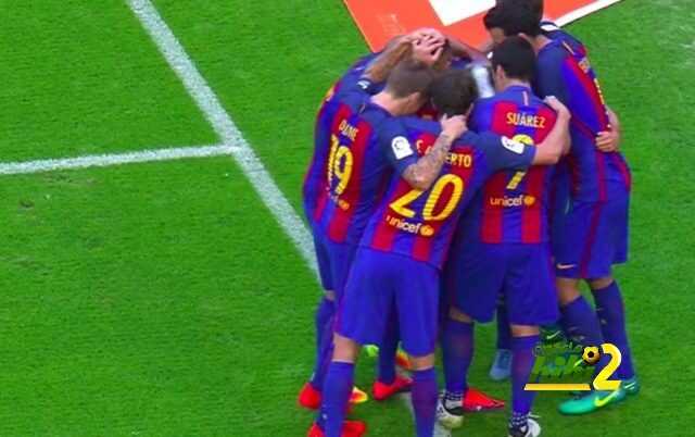 صور : جمهور فالنسيا يُلقى زجاجة على رأس نيمار