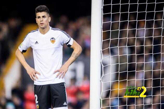 برشلونة يراقب ظهير فالنسيا المميز