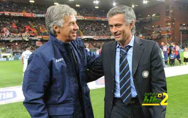 20091017 GENOVA -SPO- CAMPIONATO DI CALCIO SERIE A GENOA-INTER. L`allenatore dell'Inter Mourinho e l'allenatore del Genoa Gasperini durante la partita di Serie A Genoa Inter questa sera 17 ottobre 2009 allo stadio Luigi Ferraris di Genova. ANSA/LUCA ZENNARO/DC