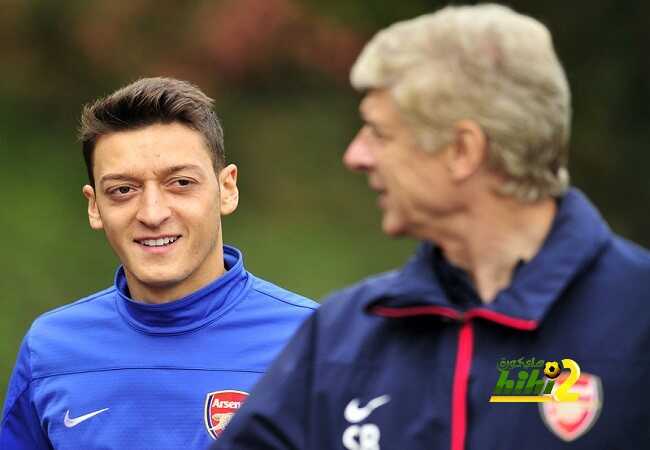 mesut-ozil-and-arsene-wenger