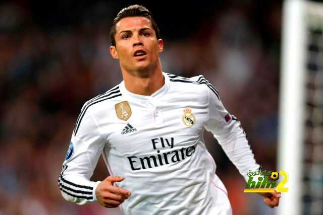 فيديو : رونالدو لا يكتفي بالتدريبات في ريال مدريد