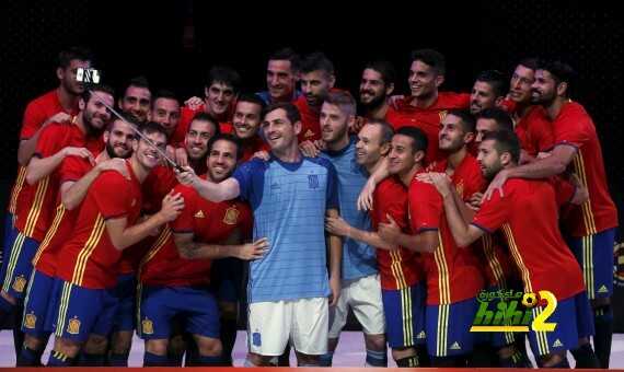 فيديو: تهنئة خاصة من نجوم منتخب اسبانيا بمناسبة أعياد الميلاد