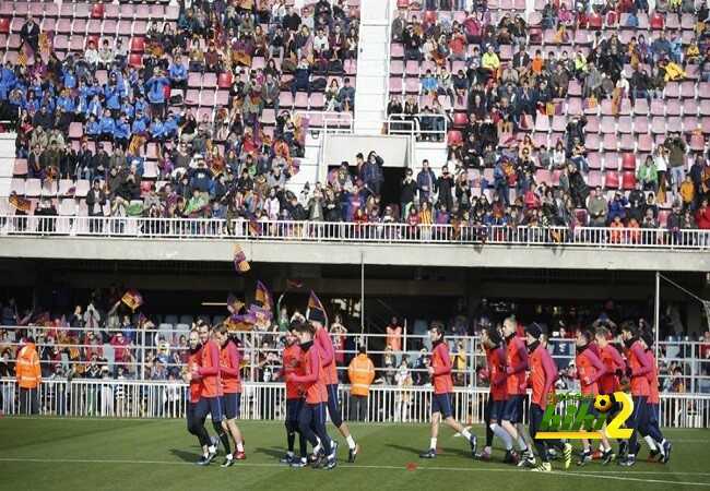 جماهير برشلونة تطالب ميسي بتجديد عقده