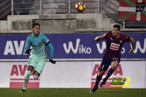 فيديو : برشلونة ينهي الشوط الأول متقدما بهدف دينيس