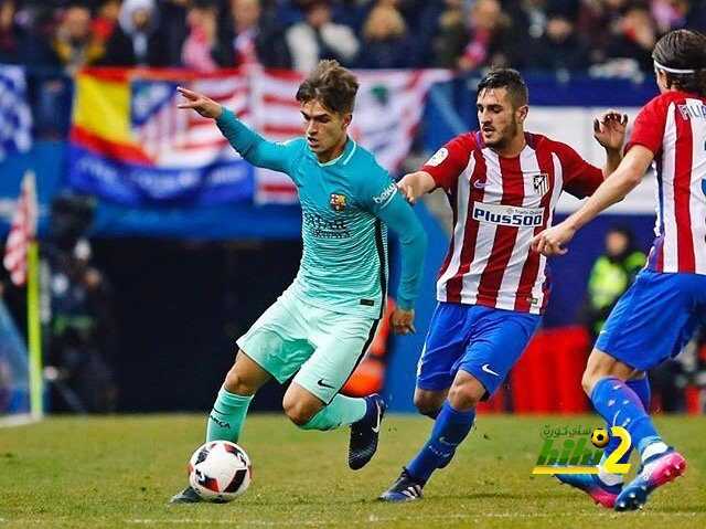 دينيس يحتفل بفوز برشلونة على اتليتكو مدريد