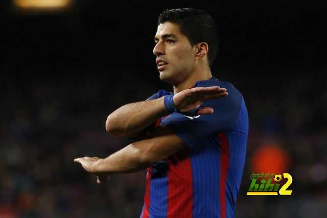 سواريز يُطرد للمرة الأولى مع برشلونة