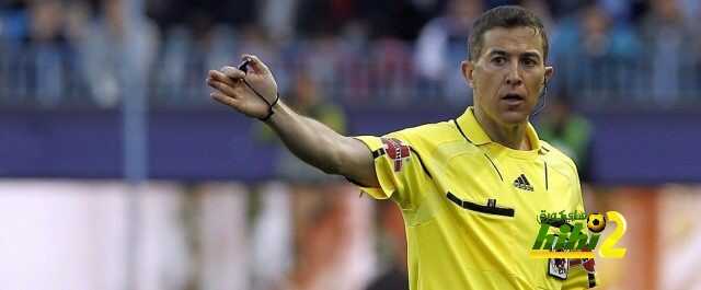 بيكيه يكره حكم مباراة برشلونة ضد ليغانيس